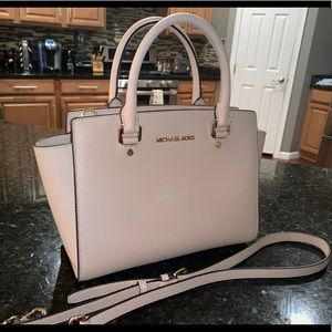 MICHAEL Michael Kors- cream-Medium Selma Messenger